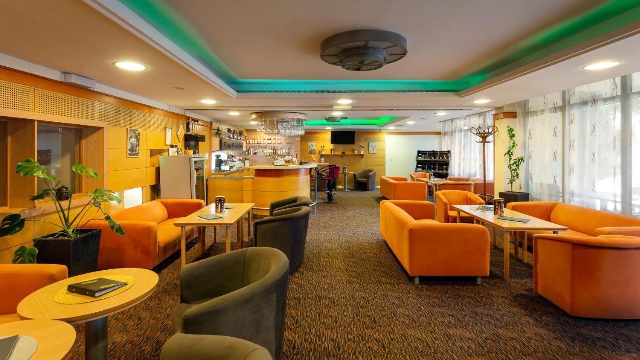 Hotel Eger & Park Экстерьер фото