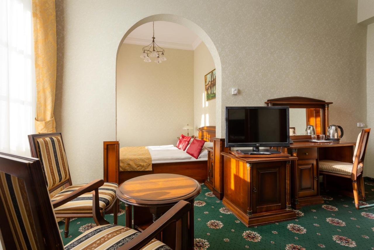 Hotel Eger & Park Экстерьер фото