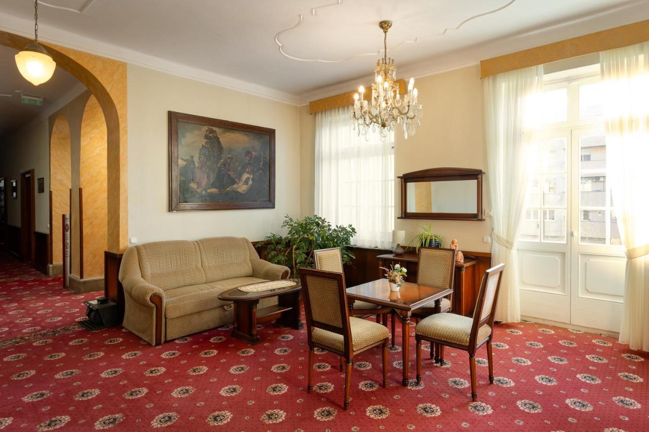 Hotel Eger & Park Экстерьер фото