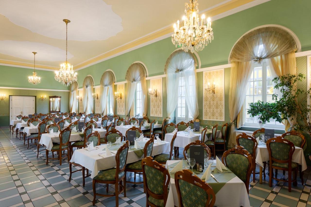 Hotel Eger & Park Экстерьер фото