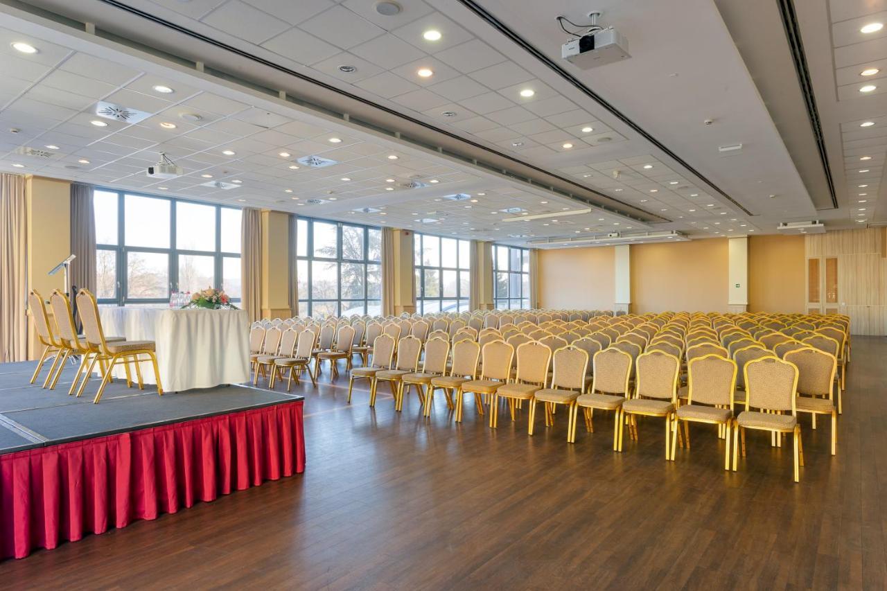 Hotel Eger & Park Экстерьер фото