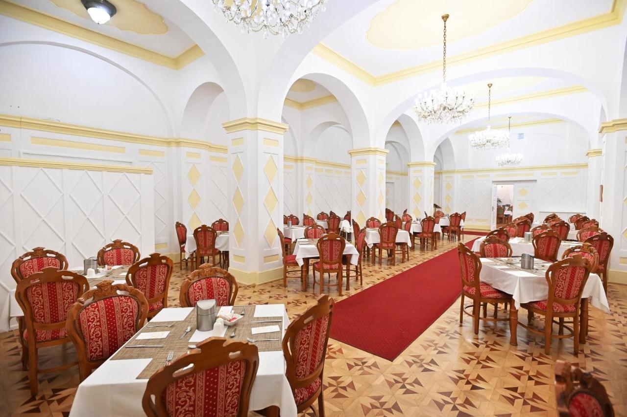 Hotel Eger & Park Экстерьер фото