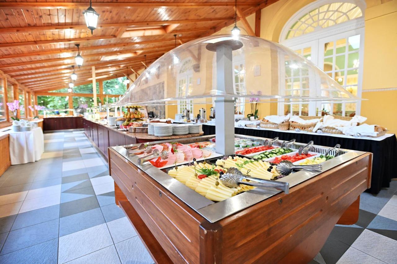Hotel Eger & Park Экстерьер фото