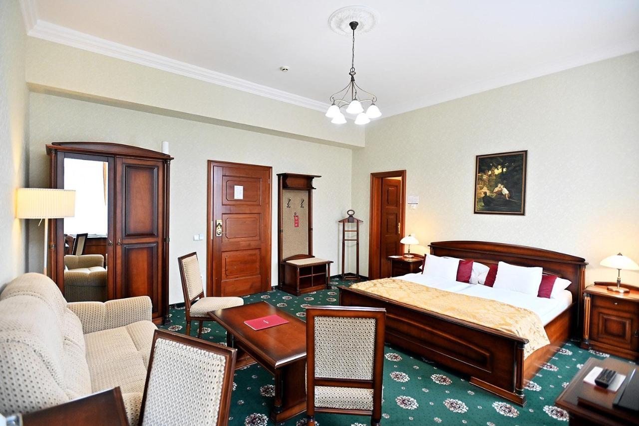Hotel Eger & Park Экстерьер фото