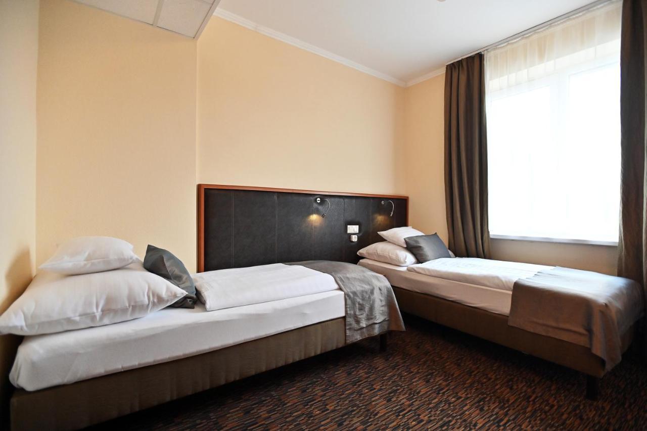 Hotel Eger & Park Экстерьер фото
