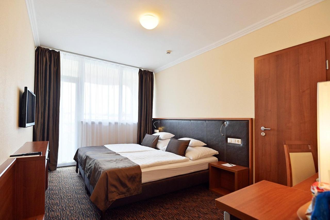 Hotel Eger & Park Экстерьер фото